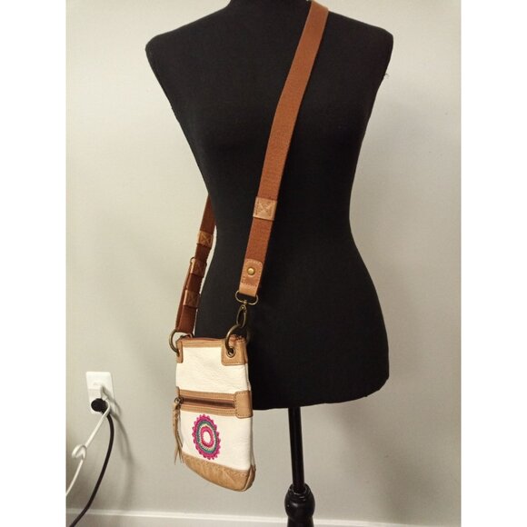 The Sak Women's Boho Leather Tan/Cream Crossbody BagBag/Purse - Picture 1 of 5